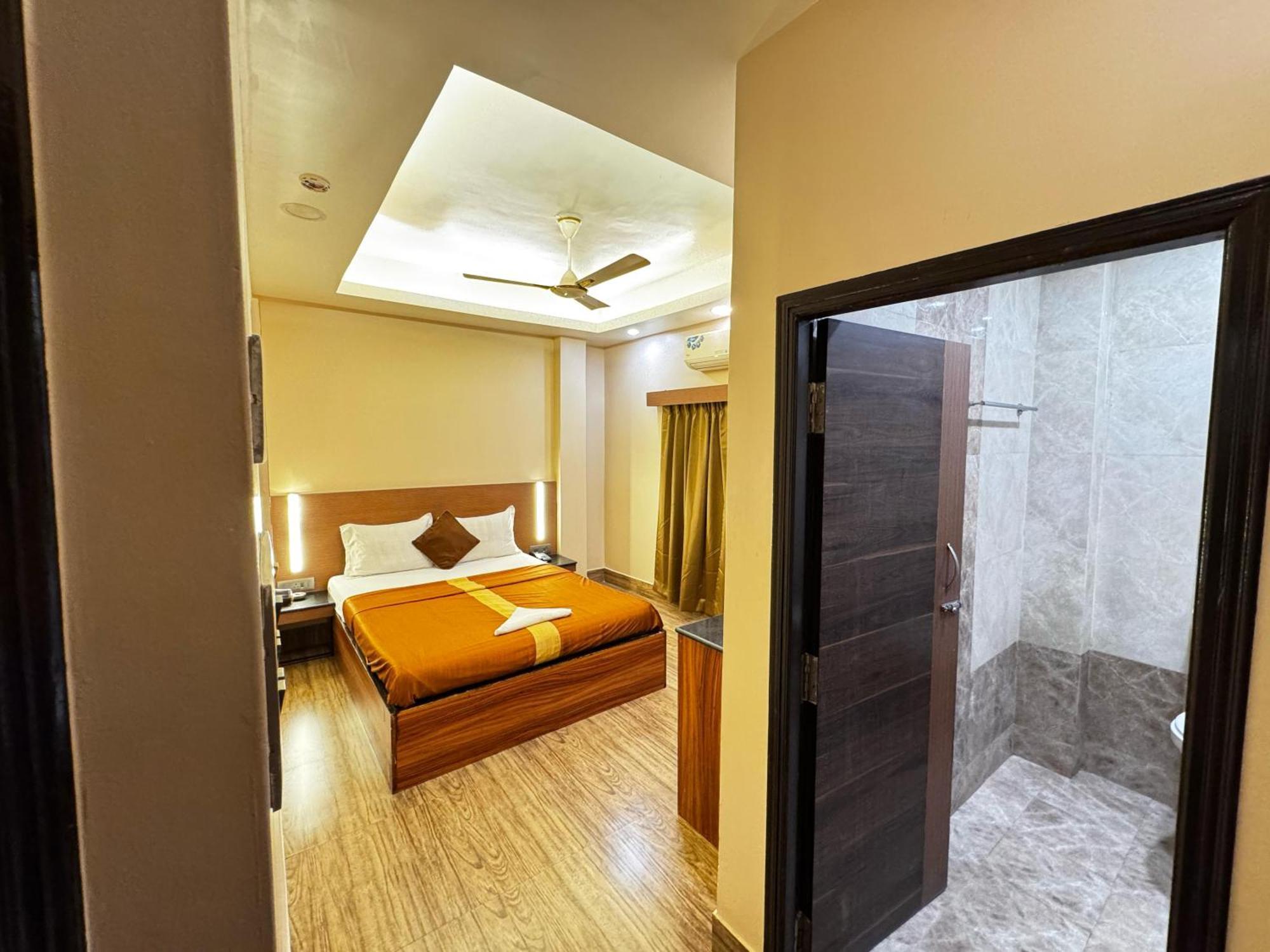 Silver Line - Nr Netaji Subhash Chandra Bose International Airport Hotel Kolkata