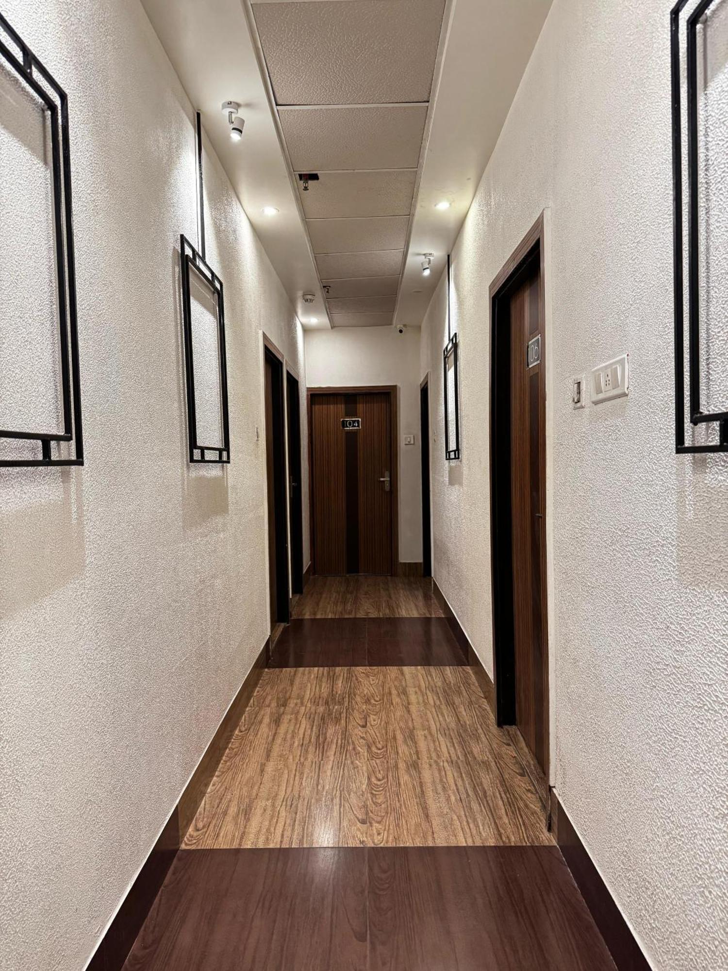 Silver Line - Nr Netaji Subhash Chandra Bose International Airport Hotel Kolkata