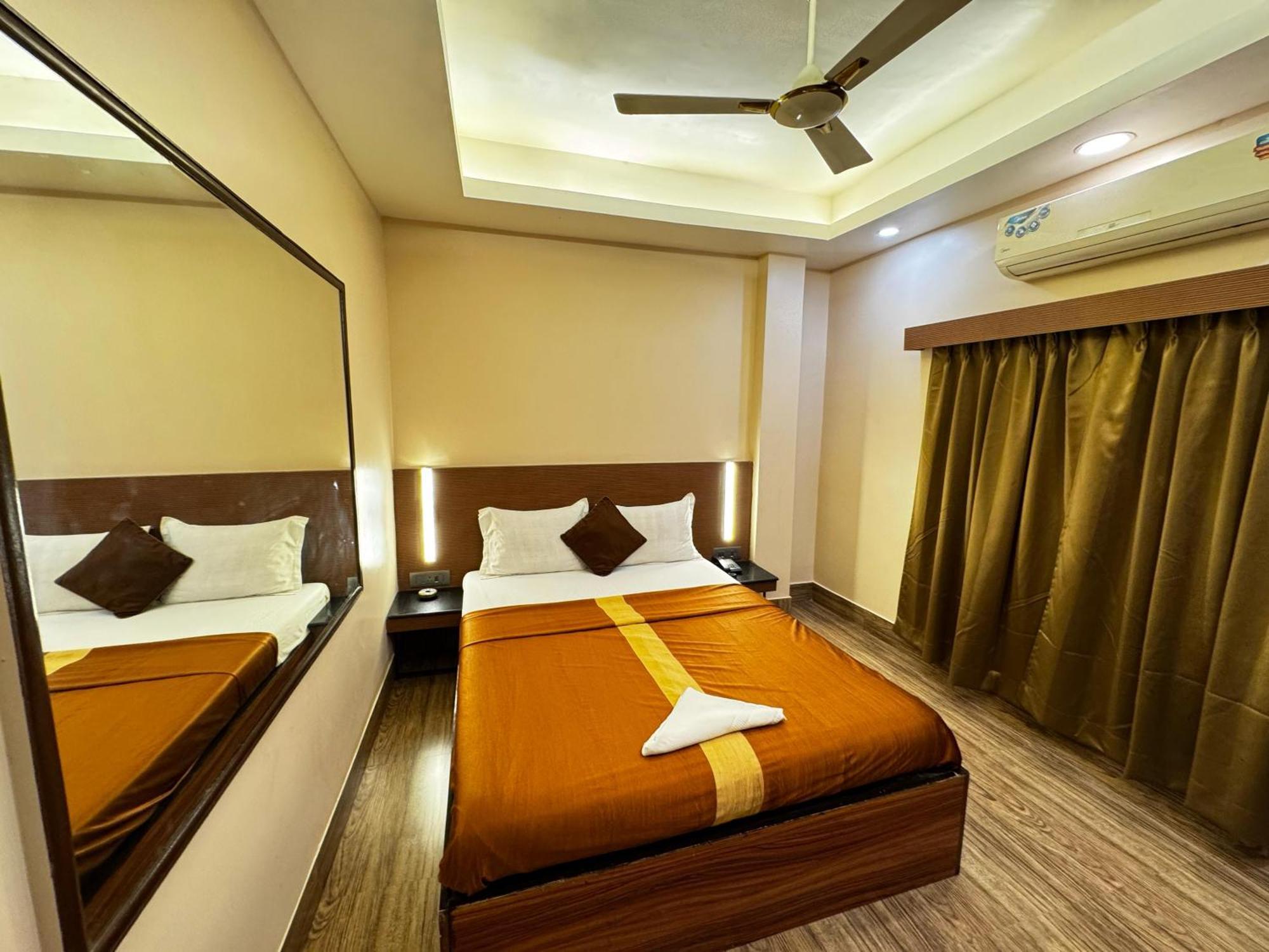 Silver Line - Nr Netaji Subhash Chandra Bose International Airport Hotel